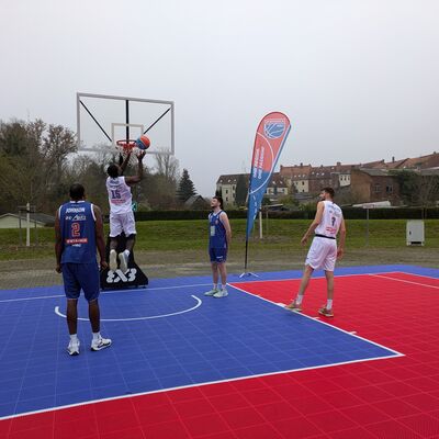 Bild vergrößern: Basketball-Court MBC
