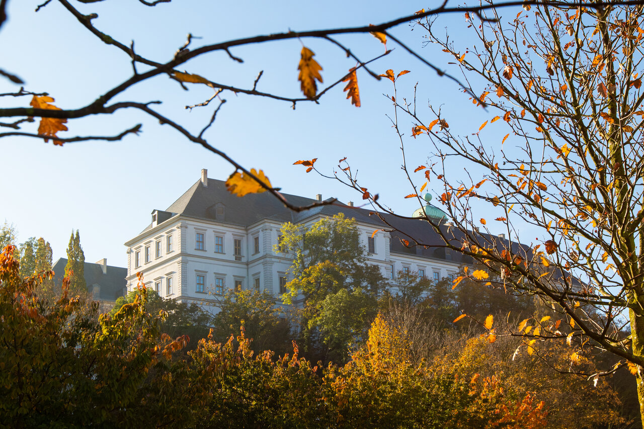 Bild vergr&ouml;&szlig;ern: Schloss im Herbst_Anne Kasten
