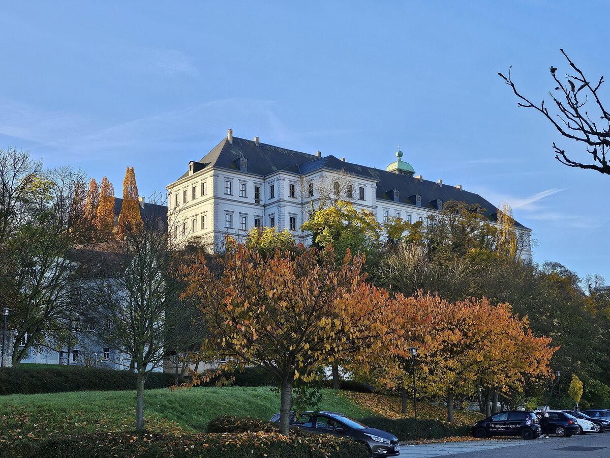 Schloss im Herbst