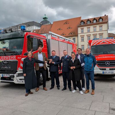 Bild vergr&ouml;&szlig;ern: 2025-05-23 &Uuml;bergabe neue Feuerwehrfahrzeuge Innenministerin Tamara Zieschang