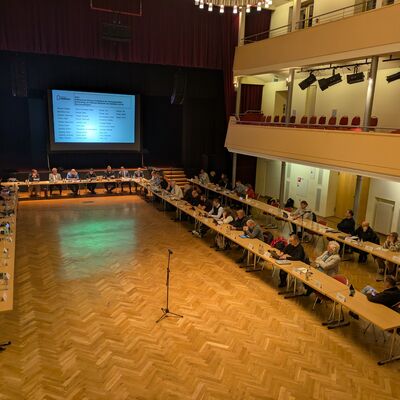 Bild vergr&ouml;&szlig;ern: 2025-11-27 Sonderstadtrat Pr&uuml;fberichtvorstellung Landesrechnungshof