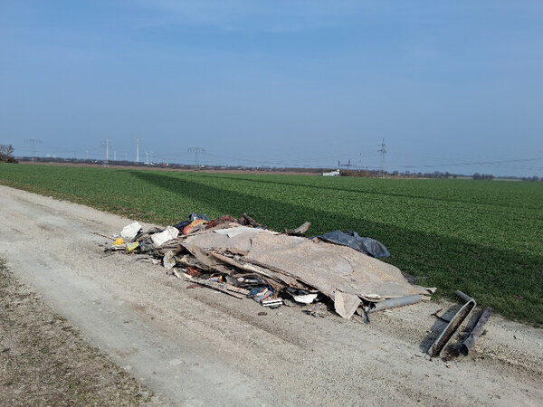 Bild vergr&ouml;&szlig;ern: M�ll Schkortleben