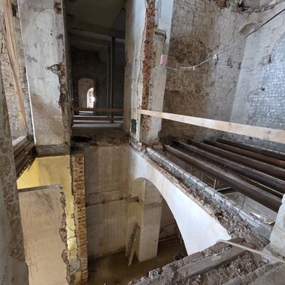 Bild vergr&ouml;&szlig;ern: Neues Treppenhaus